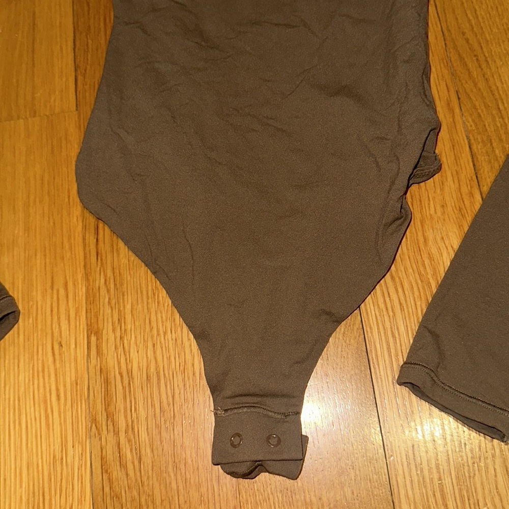 SKIMS FITS EVERYBODY LONG SLEEVE CREW NECK BODYSUIT in Oxide NEW - Picture 7 of 10